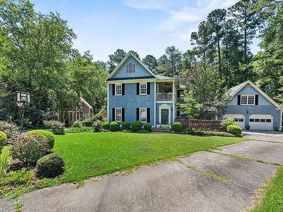 2nd image of 710 Woodcreek Ct