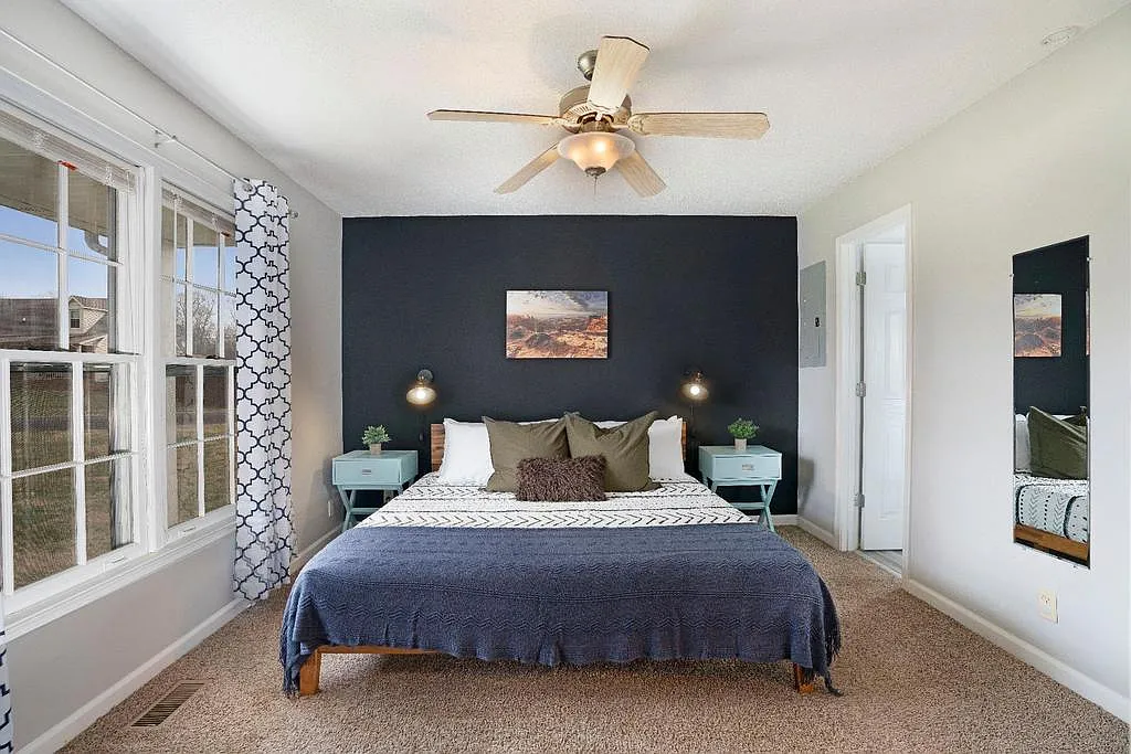 3 bed, $2,978 — Photo 2
