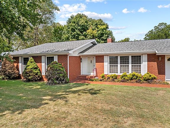 4th image of 1503 Ridgepark Rd
