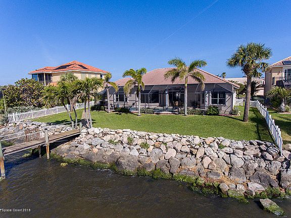 4th image of 303 Sanibel Way