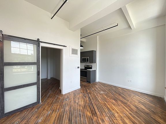5th image of 500 E Broadway Ave #209