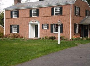 1417 Meadowbrook Rd, Lancaster, PA 17603