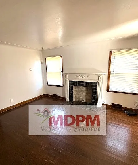 14150 Fairmount Dr #2 — Photo 3