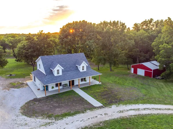 33220 Oak Grove Rd, Paola, KS 66071