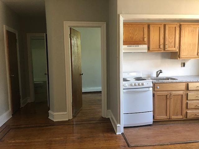 1st image of 4537 Osage Ave #D3