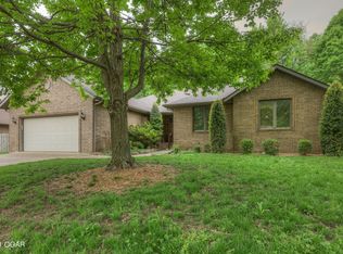 920 Gene Taylor Dr, Carthage, MO 64836