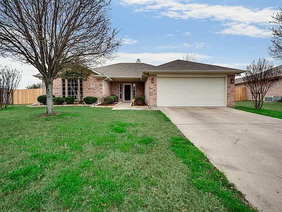 3rd image of 905 White Clover Ct