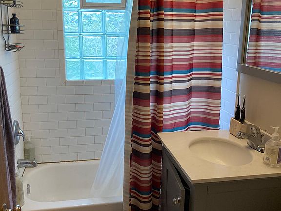 5th image of 3518 Girard Ave S