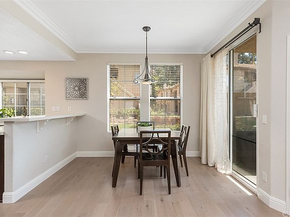 4th image of 77 Waxwing Ln