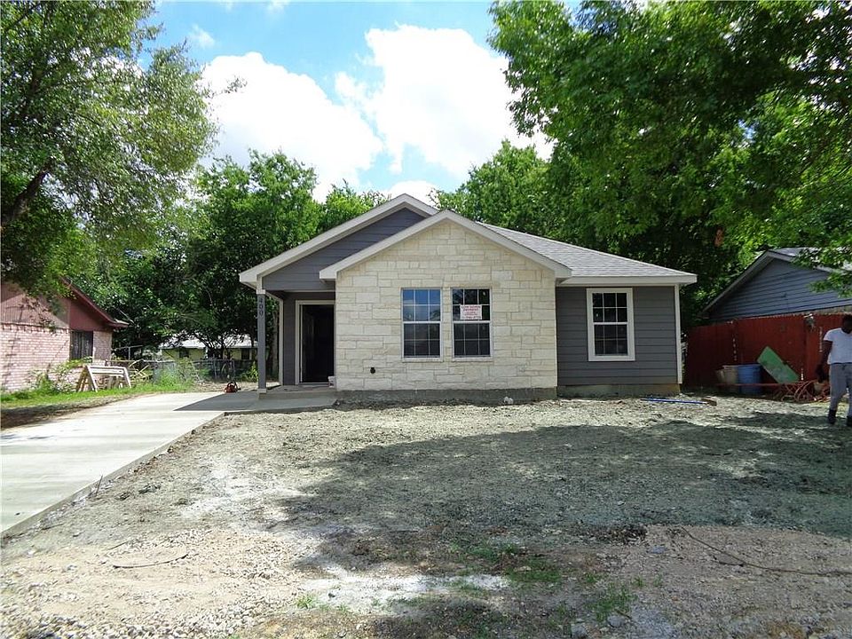 1st image of 400 Pecan St