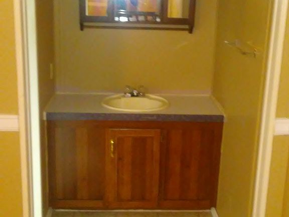4th image of 11407 Donna Dr