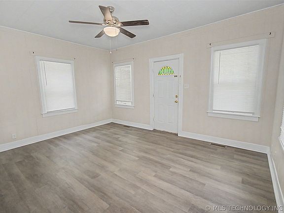 3rd image of 1523 Houston St
