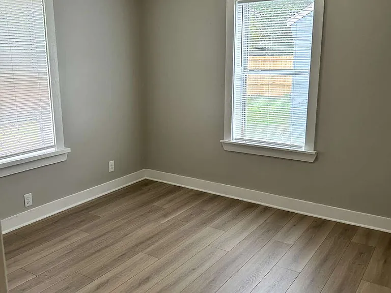 2406 Forest Ave #2406 — Photo 7