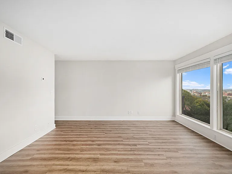 Shake House — Photo 21