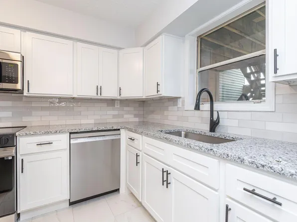 421 Redding Rd APT 99, Lexington, KY 40517