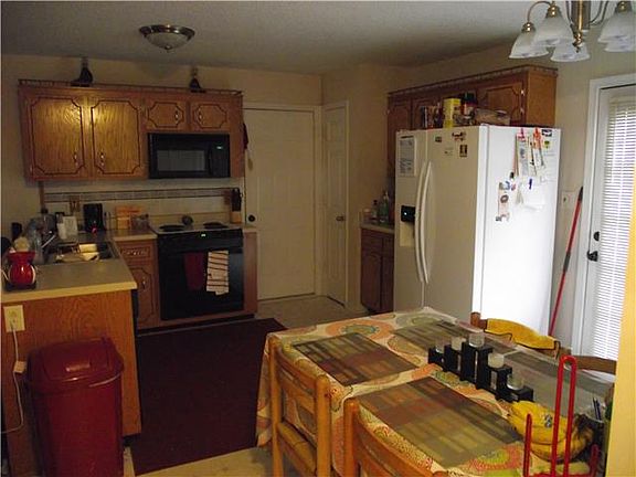 5th image of 405 Cranklen Cir