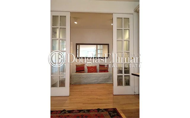 Rented by Douglas Elliman | media 23