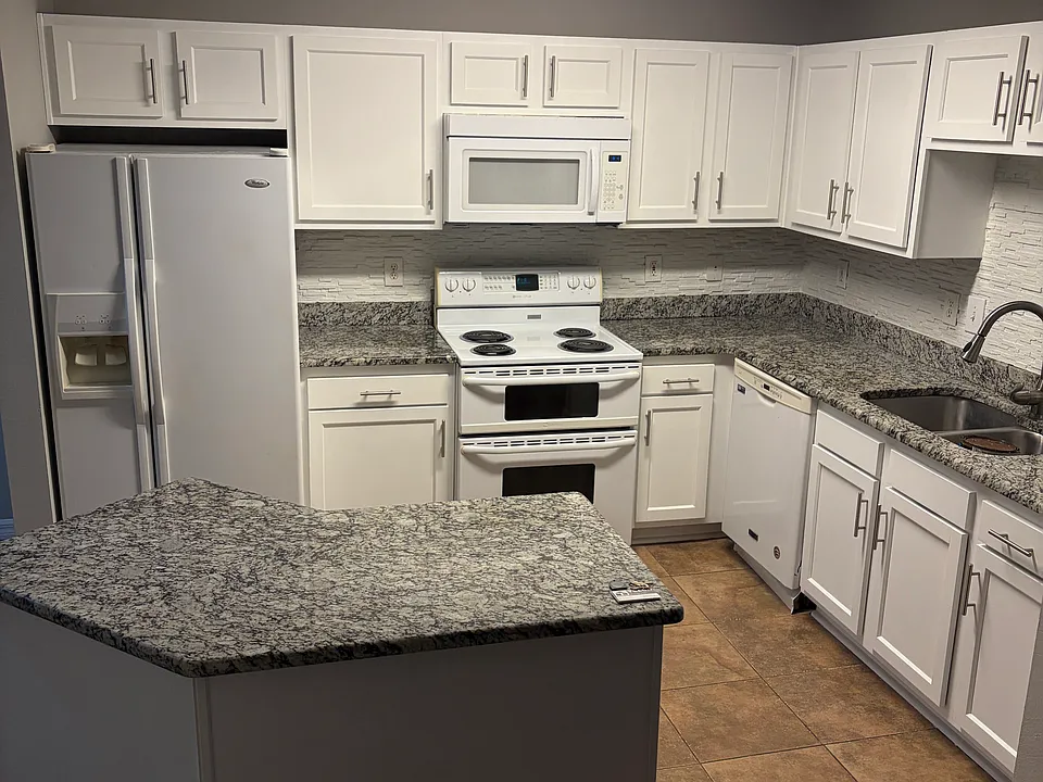 3591 Kernan Blvd #619