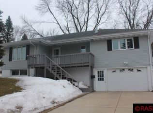 105 Caron Dr, Mankato, MN 56001