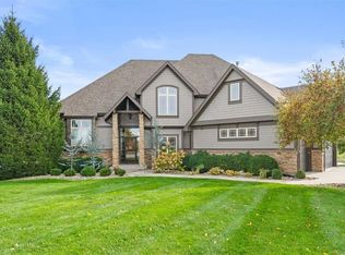 8085 NW Elizabeth Ann Ct, Parkville, MO 64152