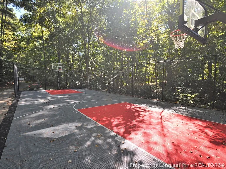 240 Beechtree Dr — Photo 33