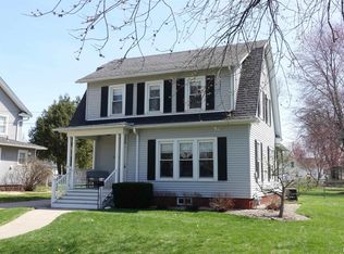 1447 N Broad St, Galesburg, IL 61401