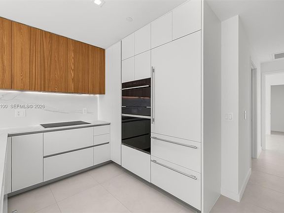 3rd image of 1400 Biscayne Blvd Unit 302