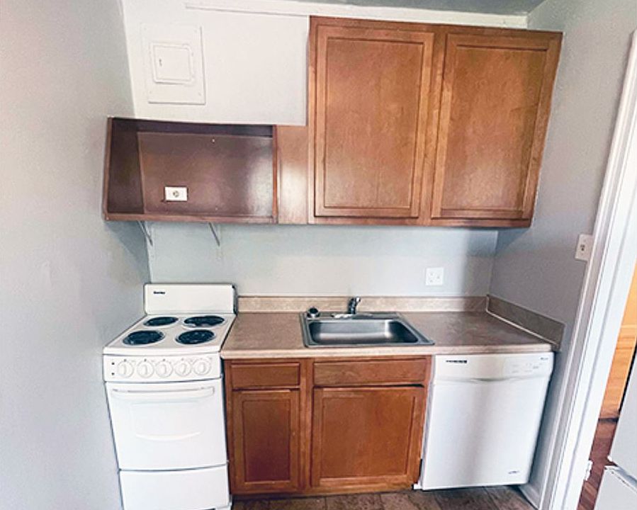 1st image of 3304 Jefferson Ave #206