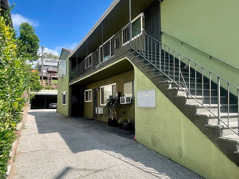 720 Silver Lake Blvd #2 — Photo 8