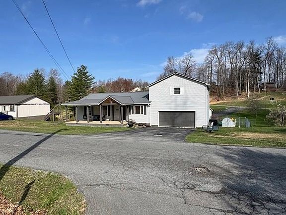 3rd image of 160 Orchard Wood Dr