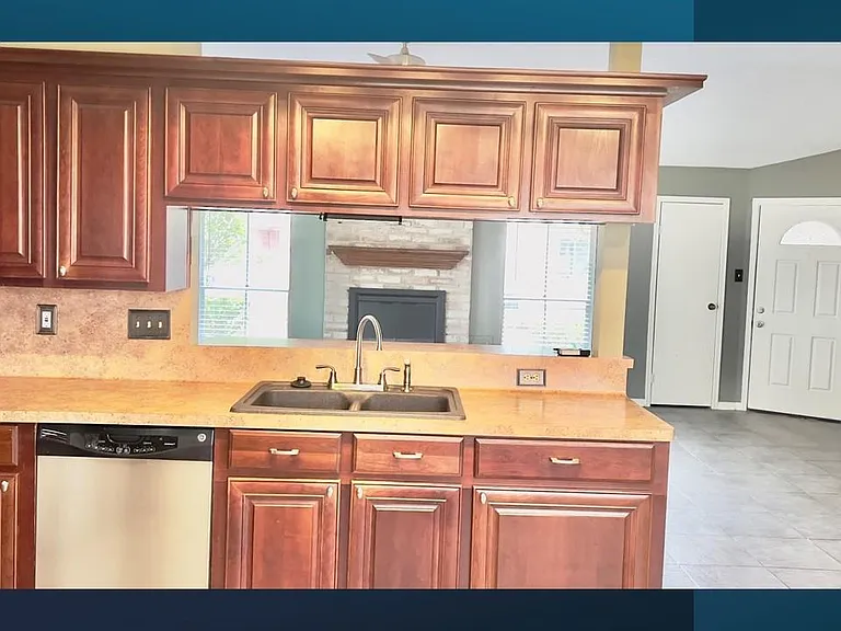 439 Woodrail Dr — Photo 10