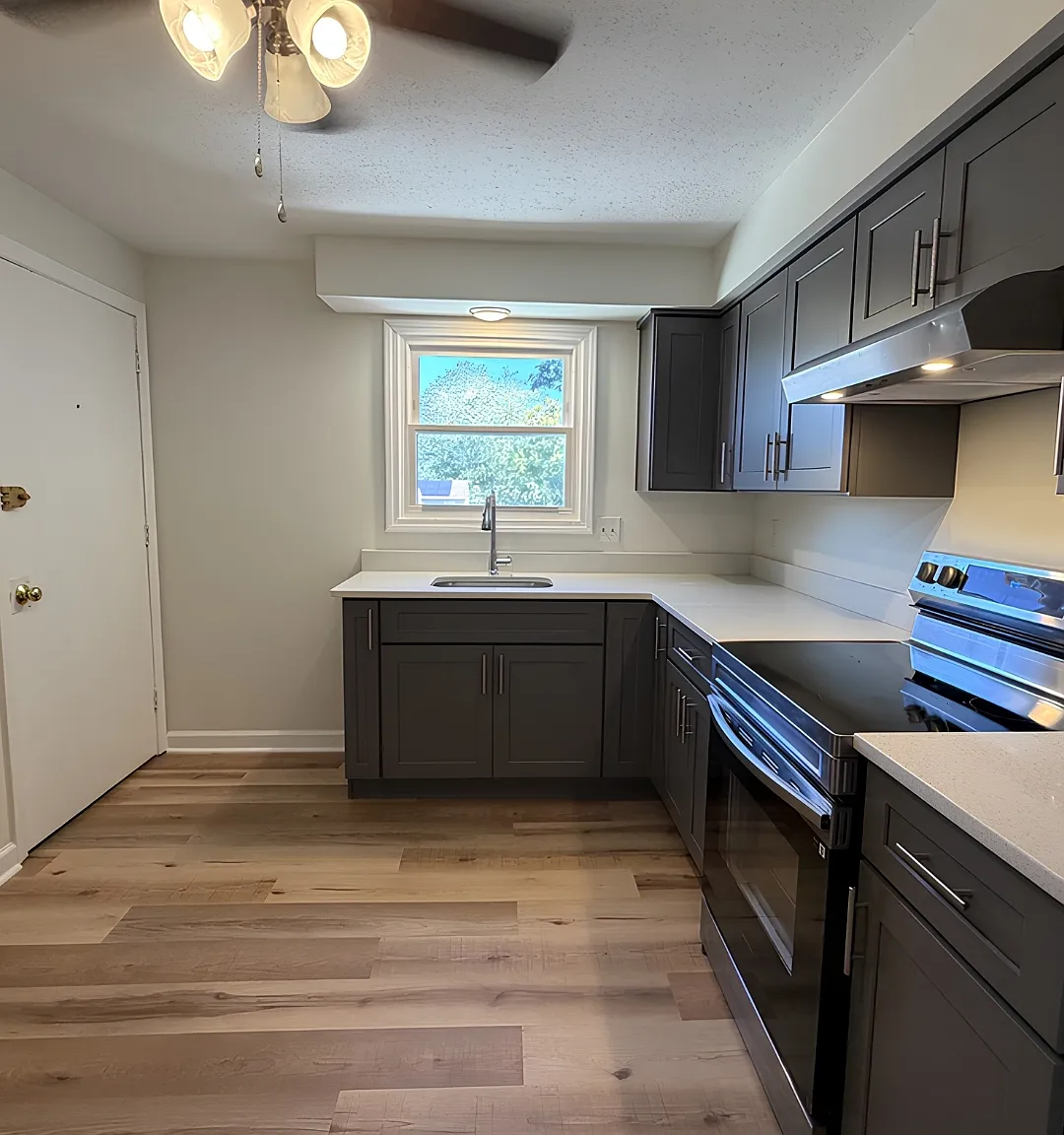 2 bed, 1.0 bath, 750 sqft, $1,895 — Photo 1