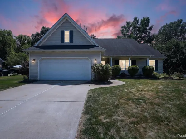 9161 Pine Walk Pass, Linden, MI 48451