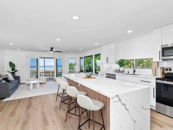 1076 Ilima Dr APT A, Honolulu, HI 96817