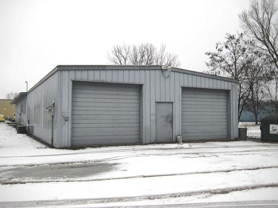 2nd image of 2331 Industrial St