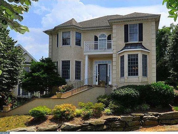 3rd image of 1132 Riverview Ln