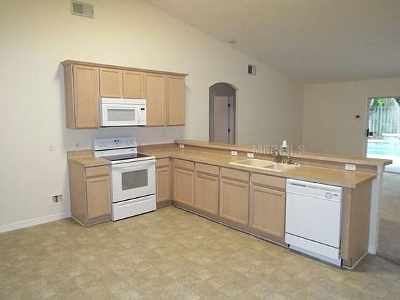 2nd image of 1555 Nestlewood Trl