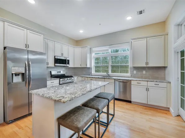 125 Halley Drive, Blue Point, NY 11772