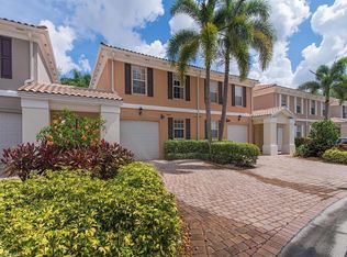 5766 Cove Cir, Naples, FL 34119