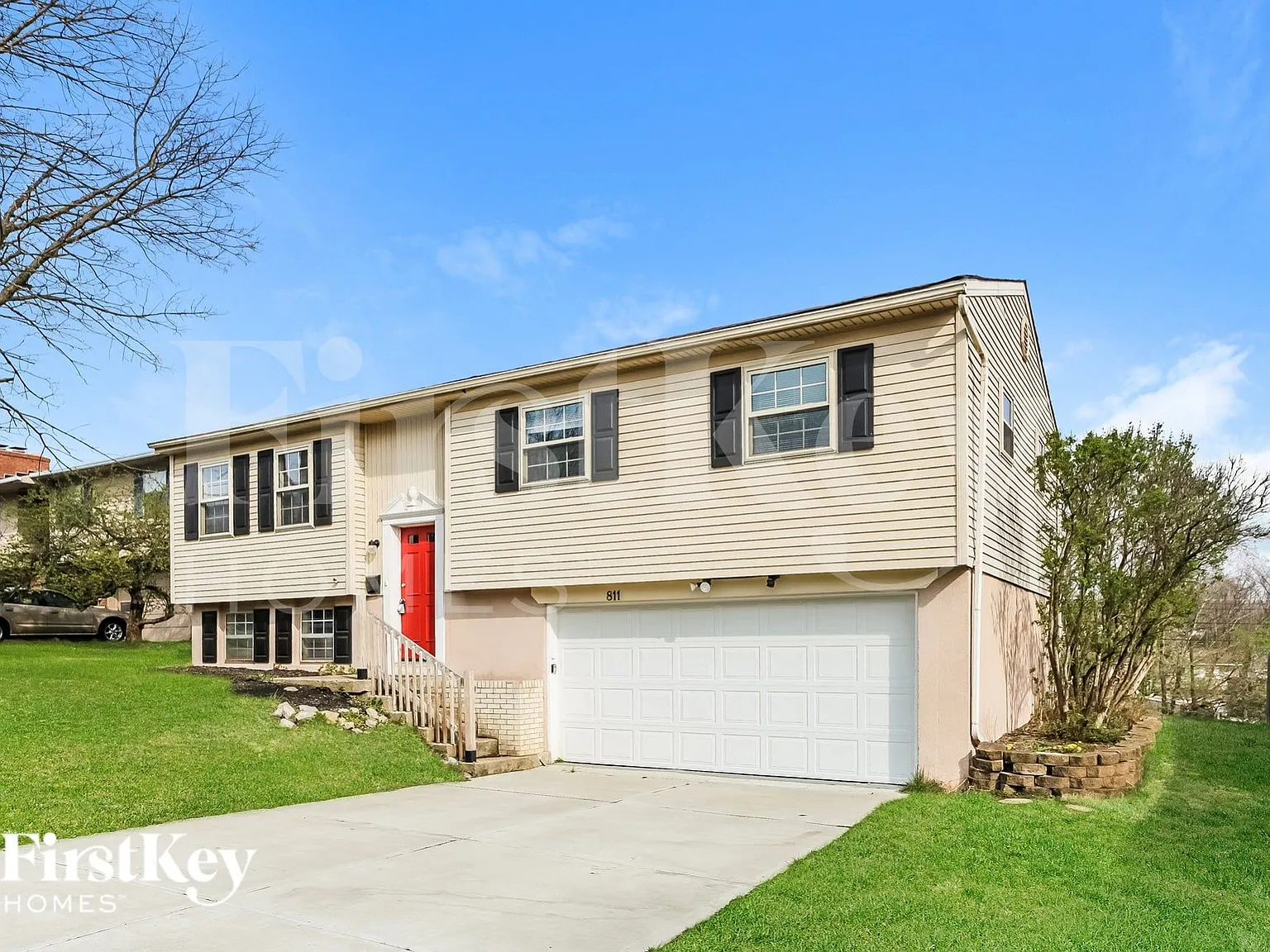 3 bed, 1.5 bath, 1682 sqft, $2,600 — Photo 2