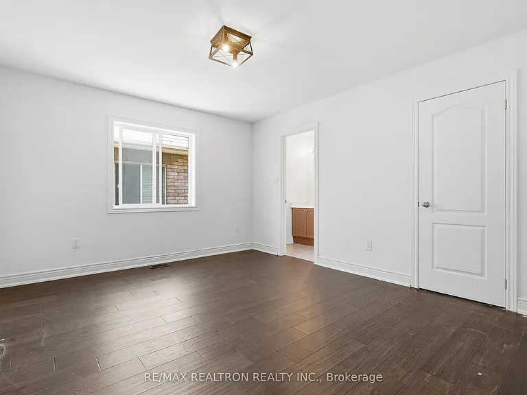 214 Irwin St — Photo 19