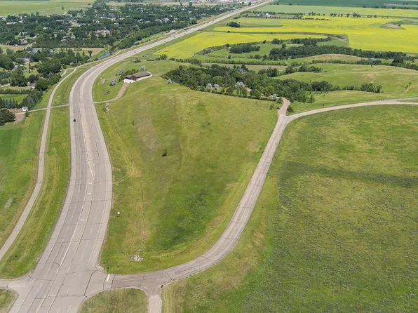 2850 McDonald Rd, Bismarck, ND 58504
