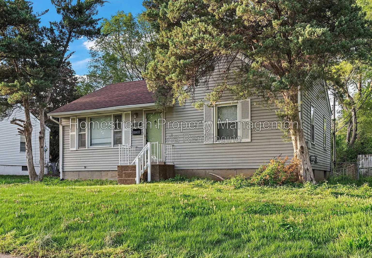 3 bed, 1.0 bath, 884 sqft, $1,299 — Photo 3