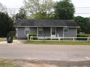 922 Turnpike Rd, Claxton, GA 30417