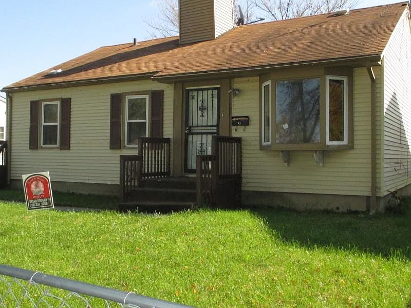 1st image of 22437 Yates Ave