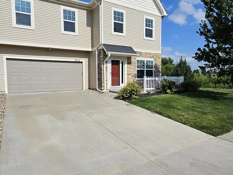 3114 SE Glenstone Dr #3114 — Photo 1