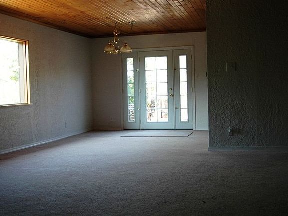 4th image of 32 Mockingbird Dr