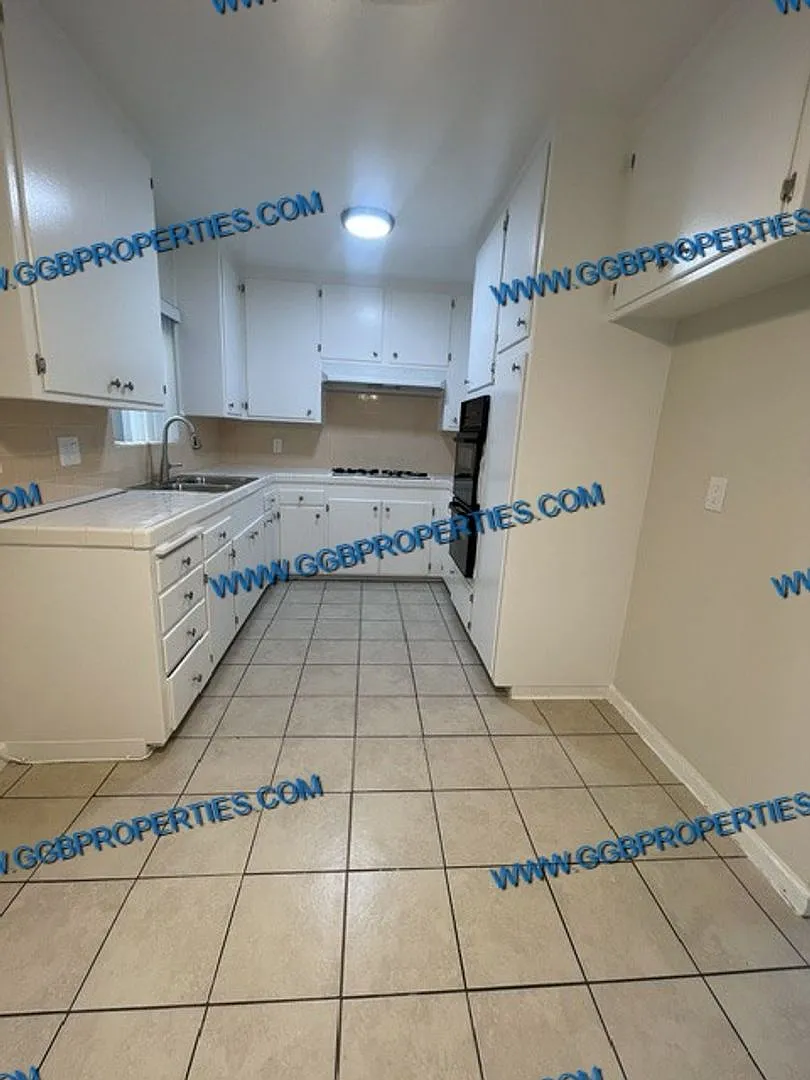 6765 Orizaba Ave — Photo 4
