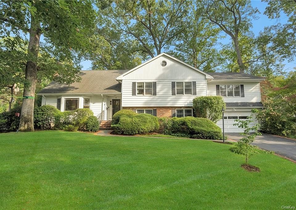 1st image of 9 Hemlock Dr