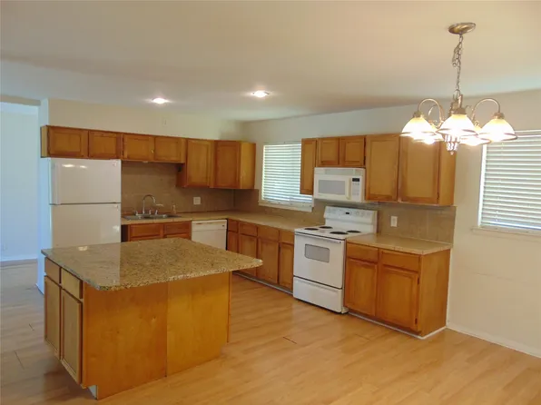 3655 Pallos Verdas Dr, Dallas, TX 75229